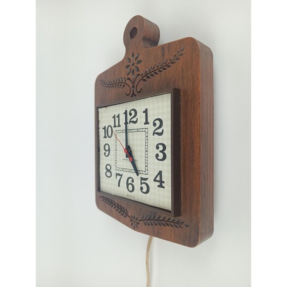 General Electric Resin Wall Clock Carved Wooden Cutting Board Shape Working - Picture 2 of 10